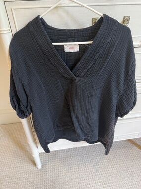 Xierna Black Linen Top